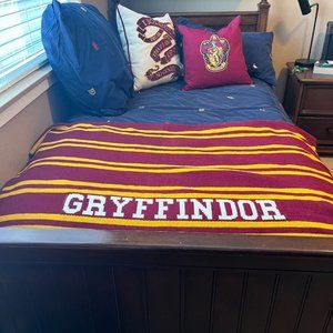 PB Teen Harry Potter Hogwarts Twin Duvet Set — with 2 shams